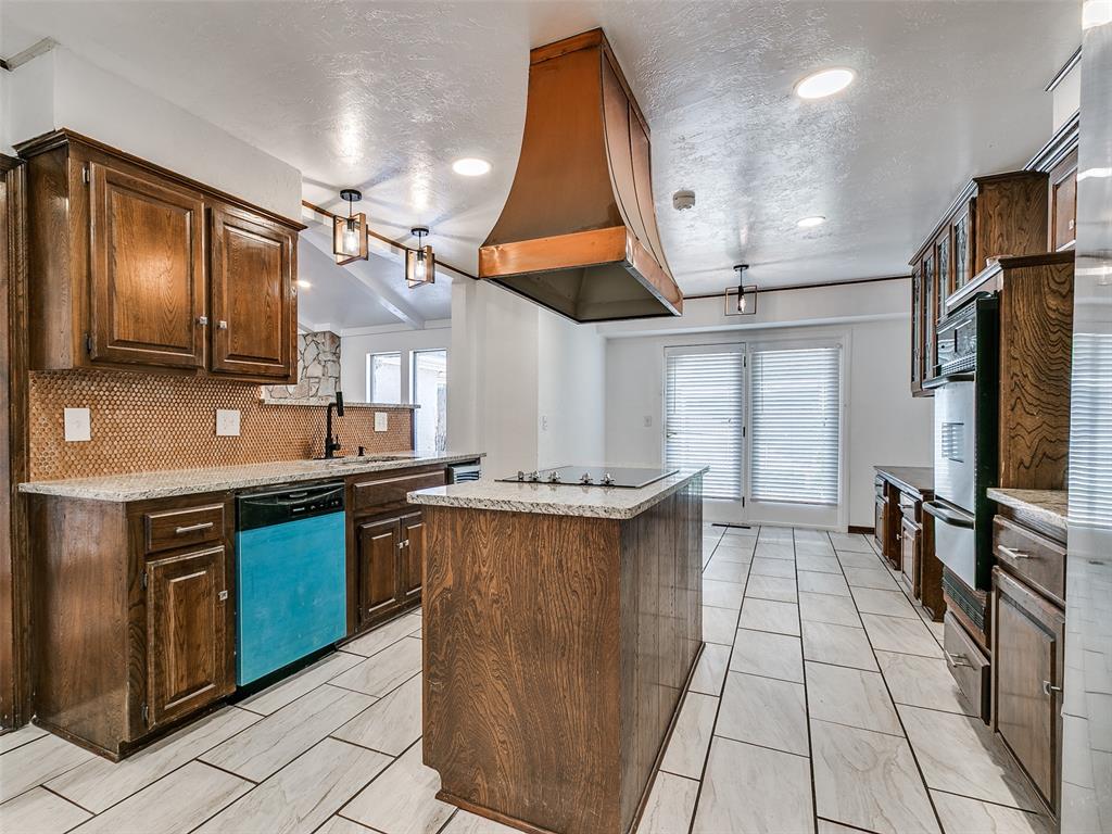 11217 Twisted Oak Road Property Photo 23