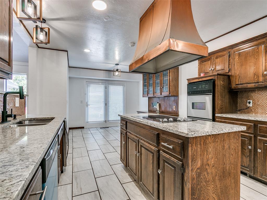11217 Twisted Oak Road Property Photo 24