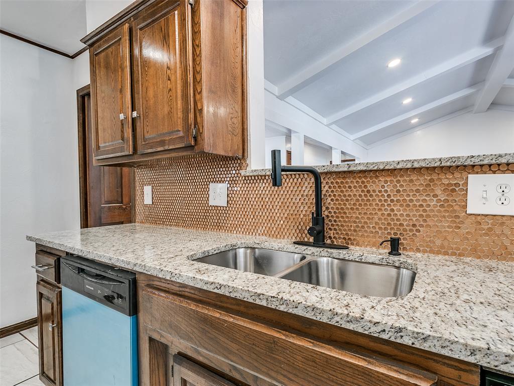11217 Twisted Oak Road Property Photo 25