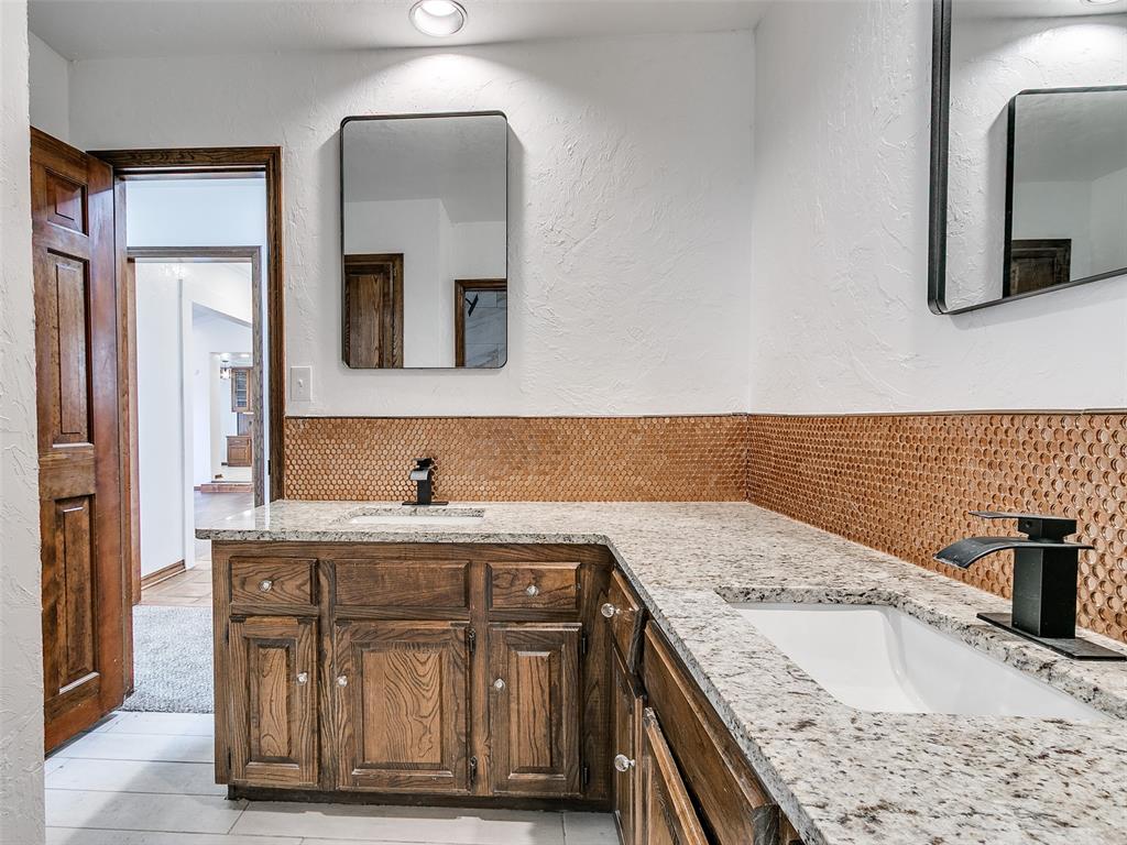 11217 Twisted Oak Road Property Photo 38