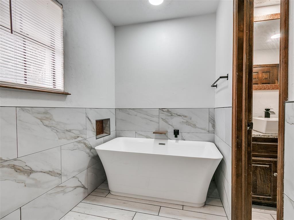 11217 Twisted Oak Road Property Photo 48