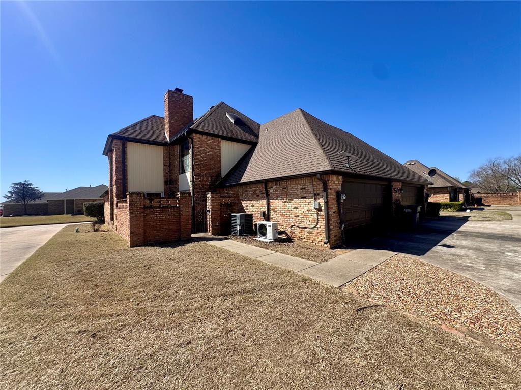 2607 N Greenbriar Place Property Photo 6