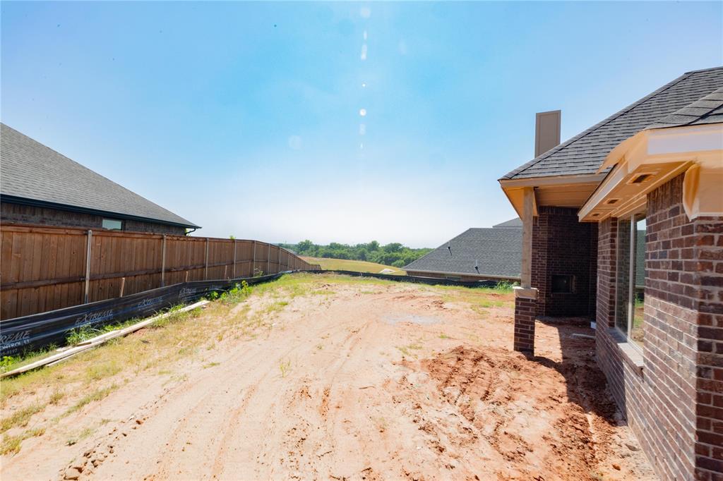 8132 Mountain Oak Drive Property Photo 3