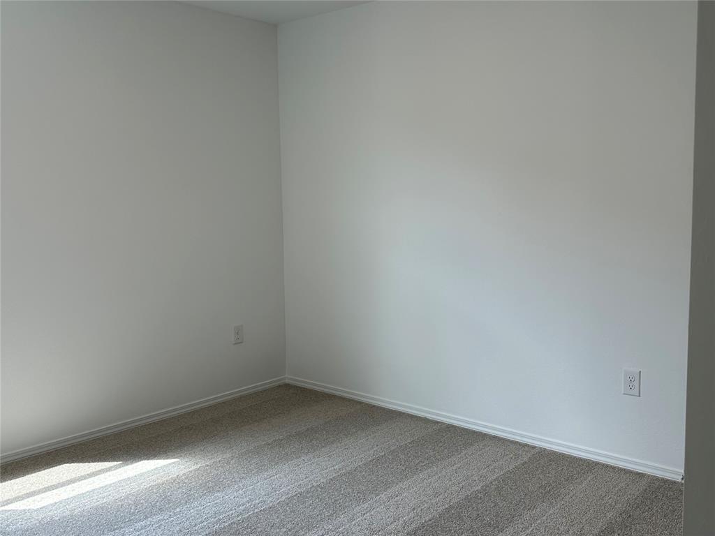 920151 Wallace Avenue Property Photo 7