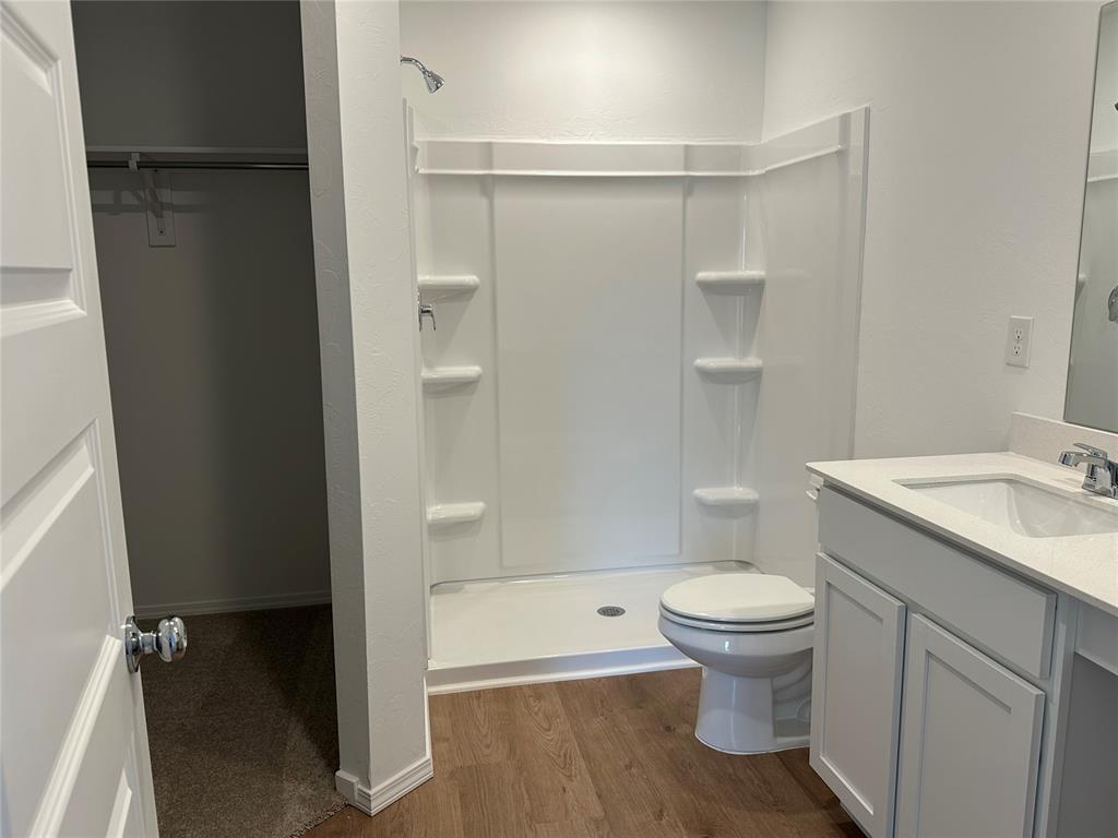 920151 Wallace Avenue Property Photo 9