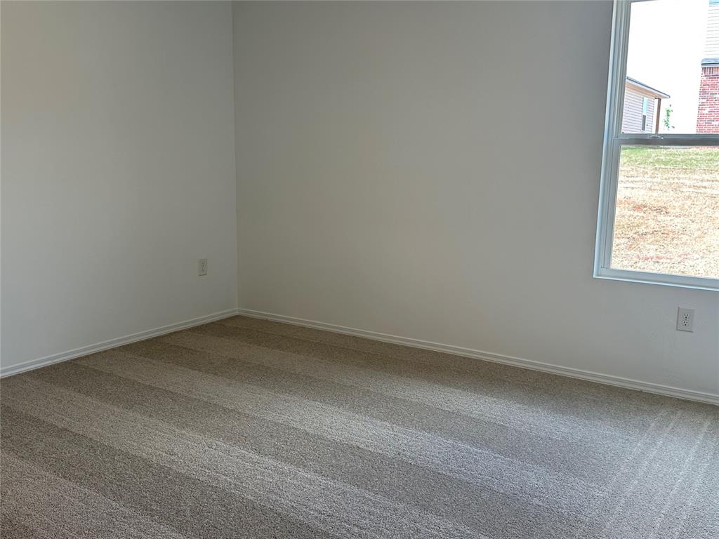 920151 Wallace Avenue Property Photo 10