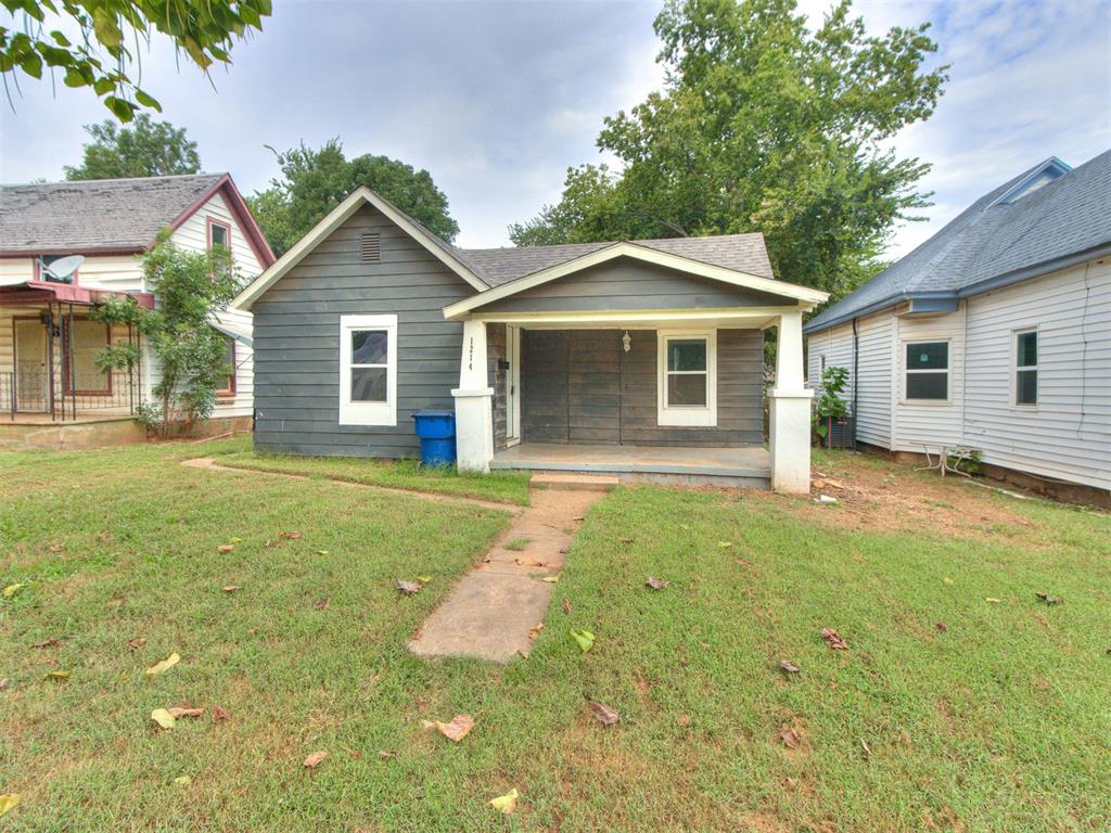 1214 W Logan Property Photo 1