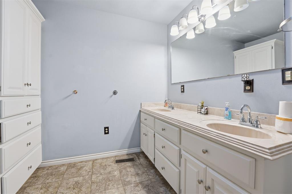 8717 Us Highway 183 Property Photo 28