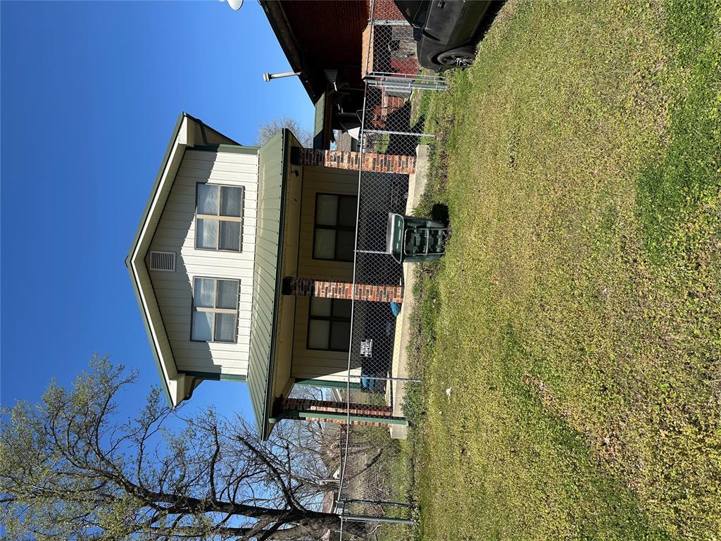 623 E Main Street Property Photo 3