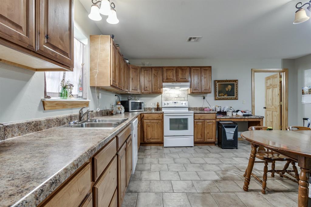 17725 Saddleback Lane Property Photo 8