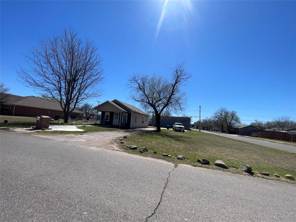 1220289 Property Photo 3