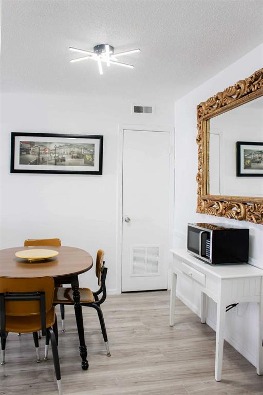 6030 Nw Expressway Street D Property Photo 6