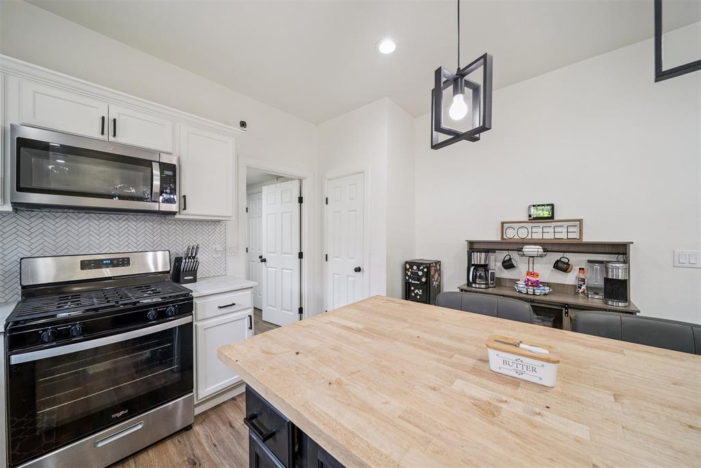 209 Ash Street Property Photo 7
