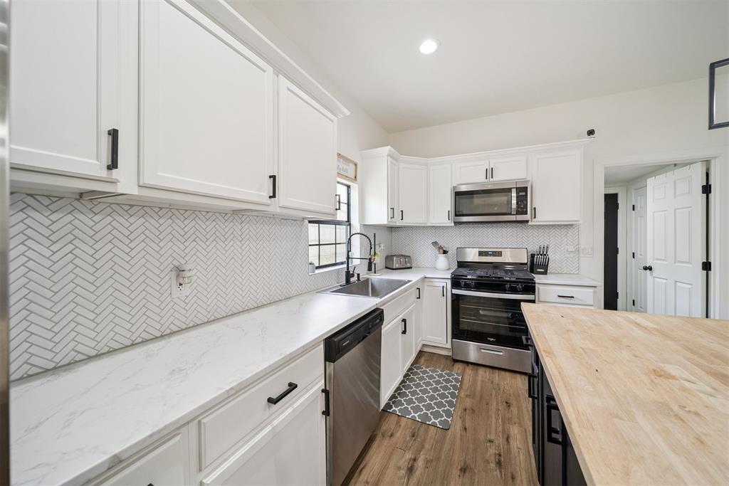 209 Ash Street Property Photo 8