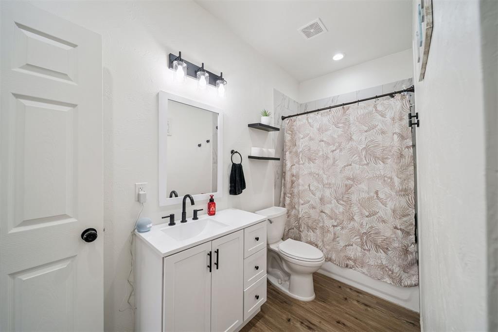 209 Ash Street Property Photo 11