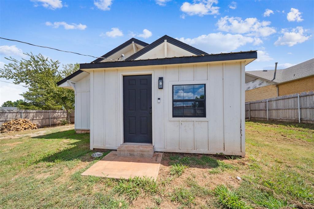 209 Ash Street Property Photo 16
