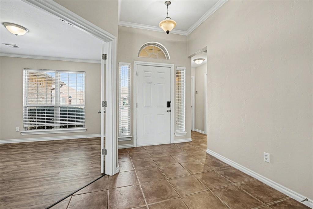 2912 Danielle Terrace Property Photo 3