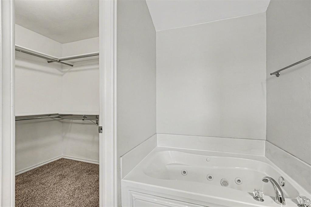 2912 Danielle Terrace Property Photo 20
