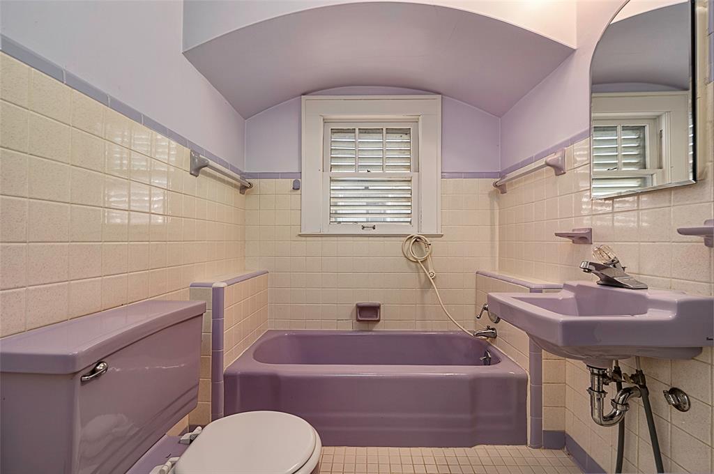 209 N Rush Avenue Property Photo 3