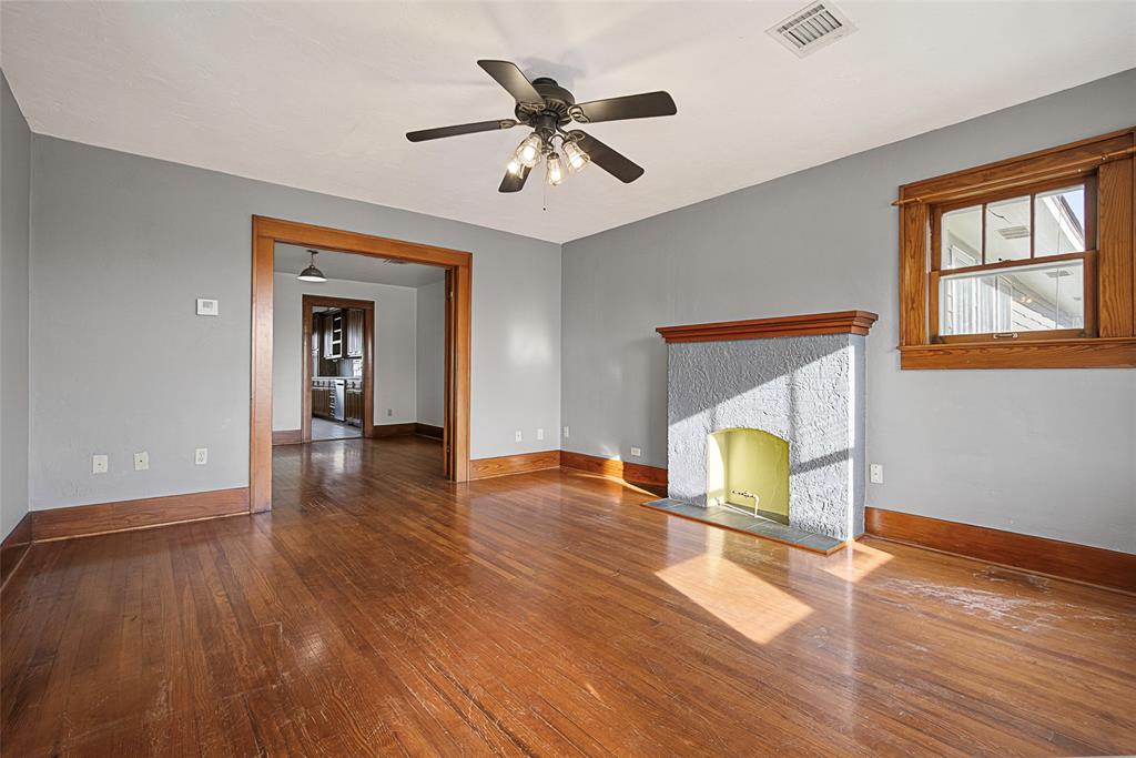 209 N Rush Avenue Property Photo 14