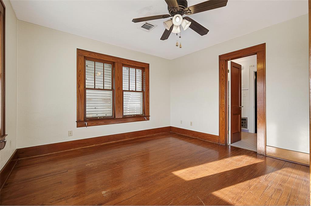 209 N Rush Avenue Property Photo 16