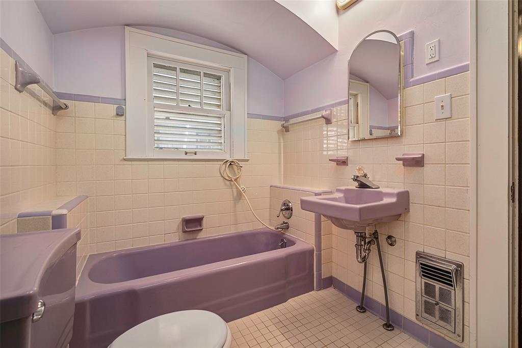 209 N Rush Avenue Property Photo 18