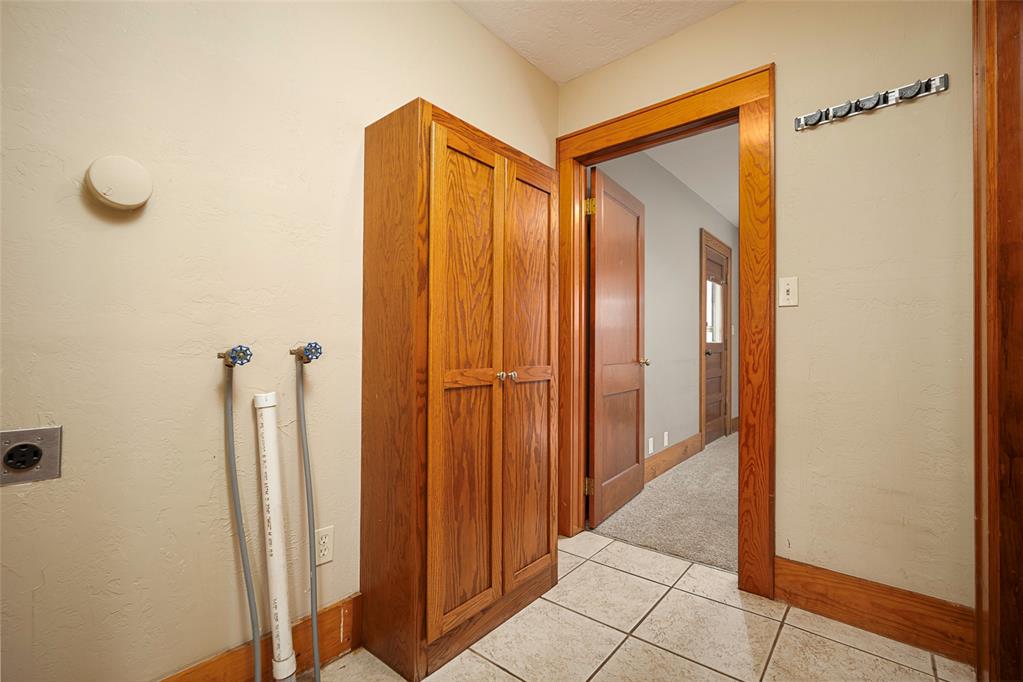 209 N Rush Avenue Property Photo 29