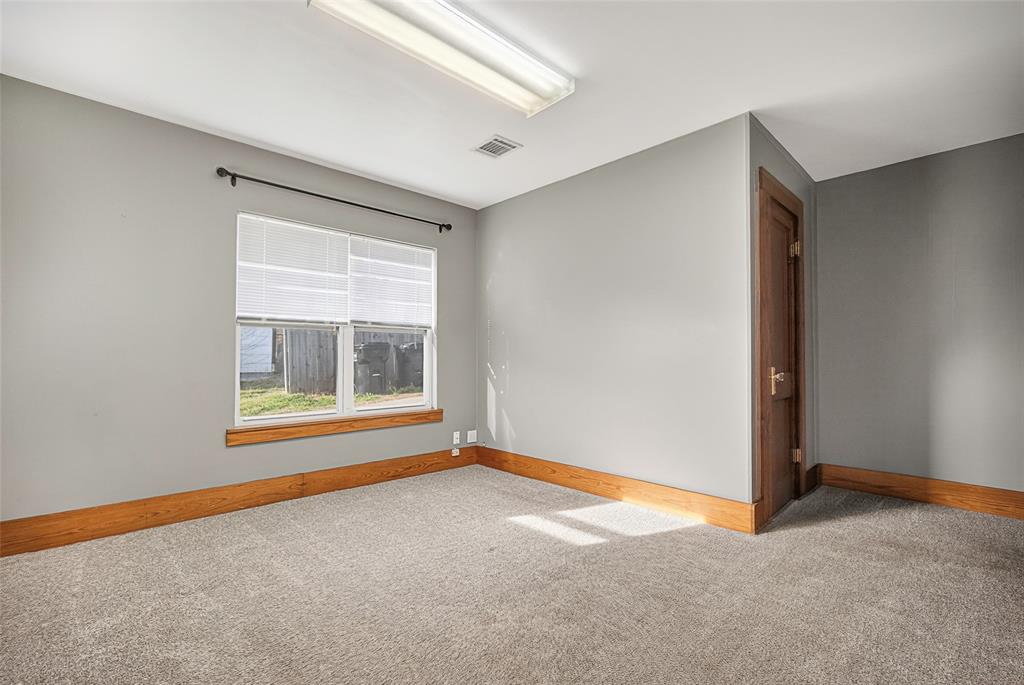 209 N Rush Avenue Property Photo 30