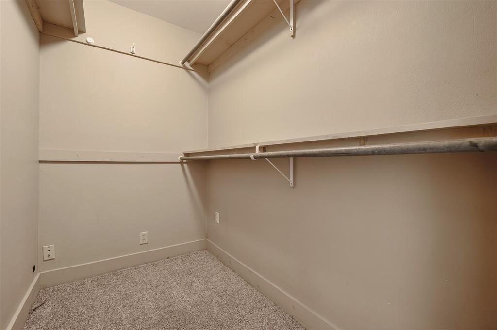209 N Rush Avenue Property Photo 32