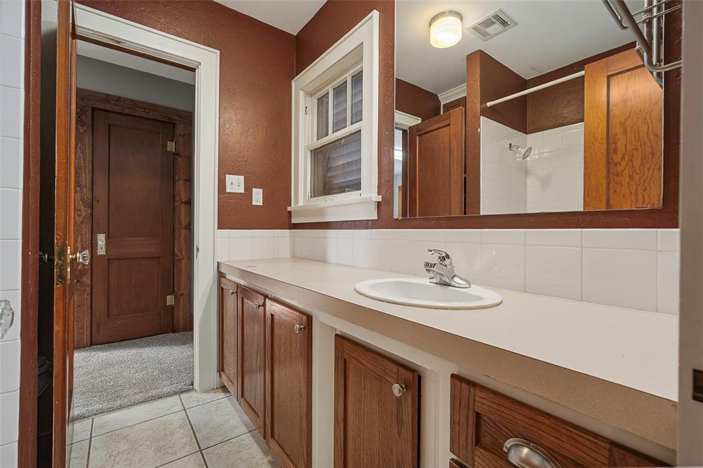 209 N Rush Avenue Property Photo 33