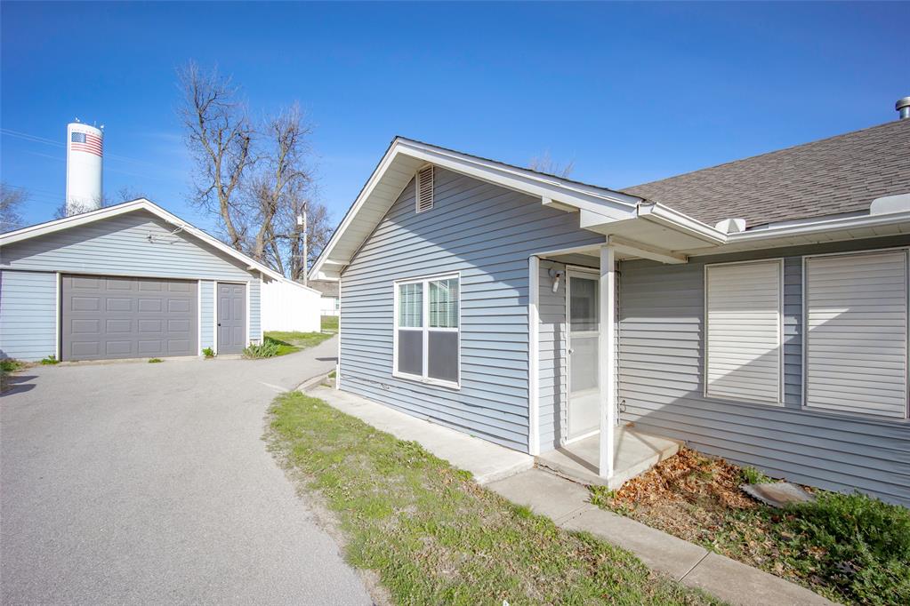 209 N Rush Avenue Property Photo 41