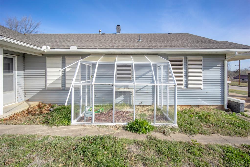 209 N Rush Avenue Property Photo 42
