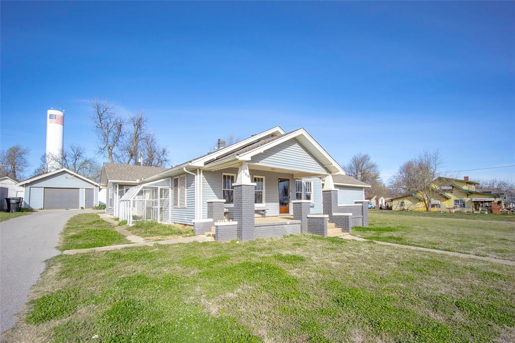 209 N Rush Avenue Property Photo 44
