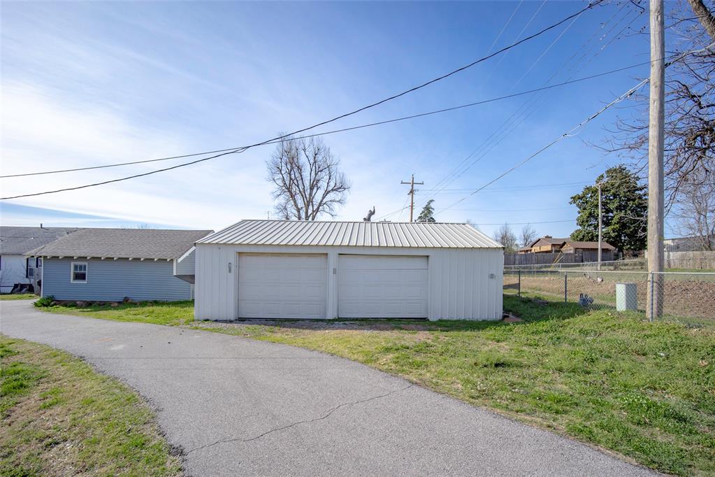 209 N Rush Avenue Property Photo 47