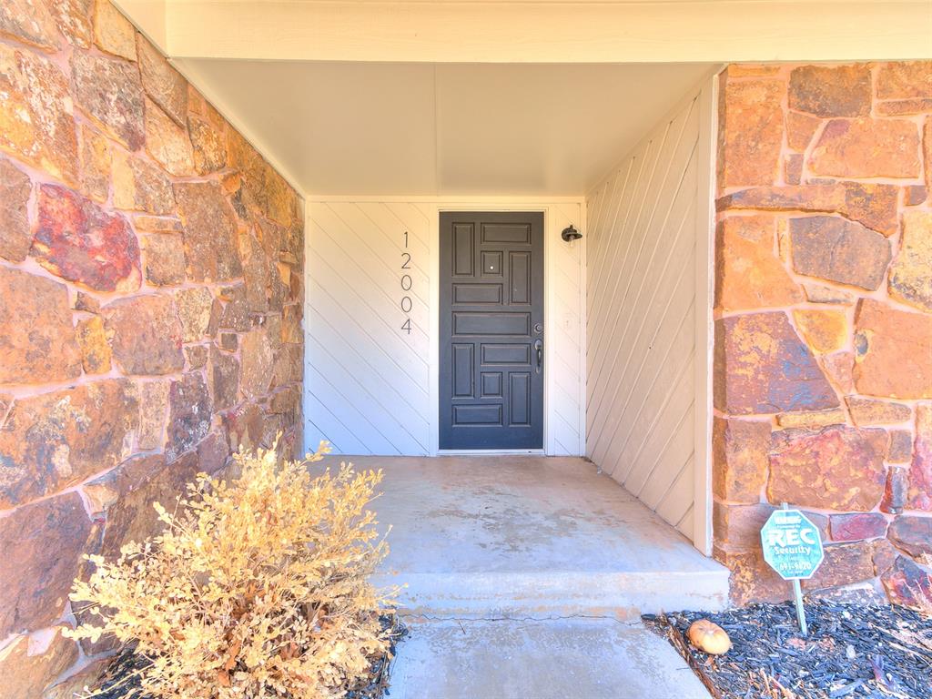 12004 Royal Coach Drive Property Photo 4