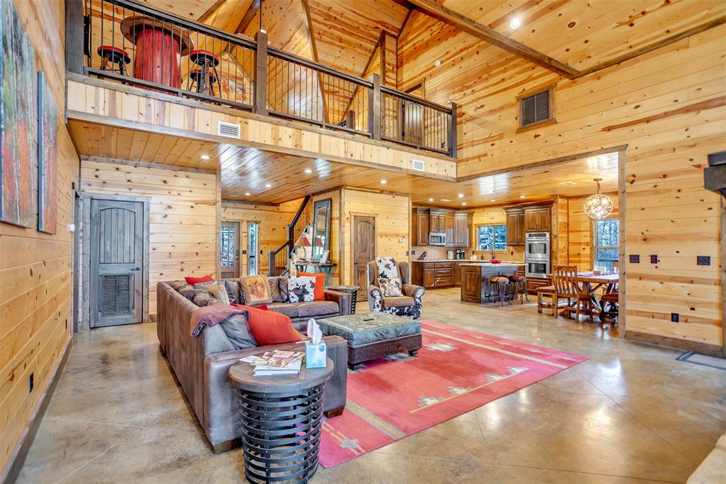 658 Sugar Pine Loop Property Photo 8