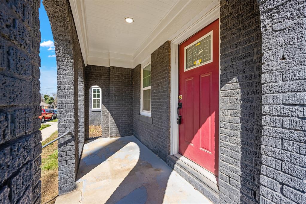 1301 N Mckinley Avenue Property Photo 2