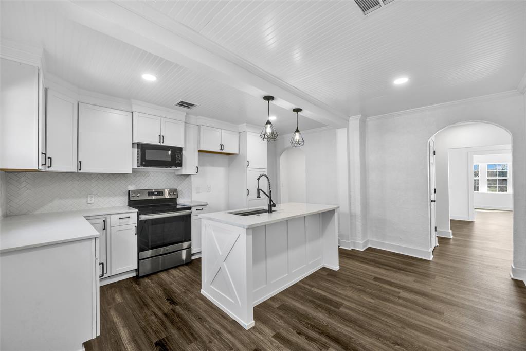 1301 N Mckinley Avenue Property Photo 4