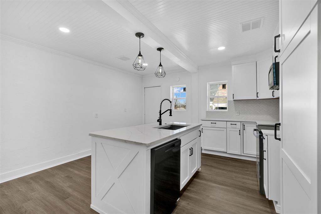 1301 N Mckinley Avenue Property Photo 6