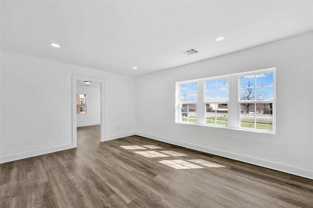 1301 N Mckinley Avenue Property Photo 8