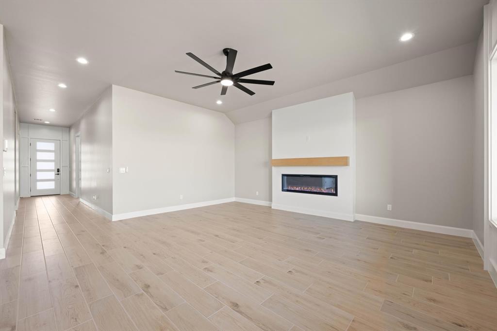 15700 Siloa Avenue Property Photo 11
