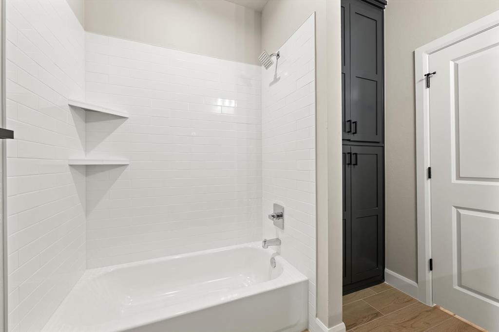 15700 Siloa Avenue Property Photo 33