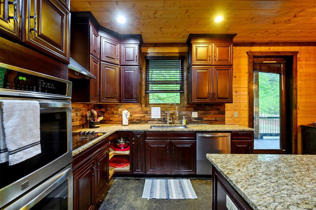 29 Moonseed Circle Property Photo 38