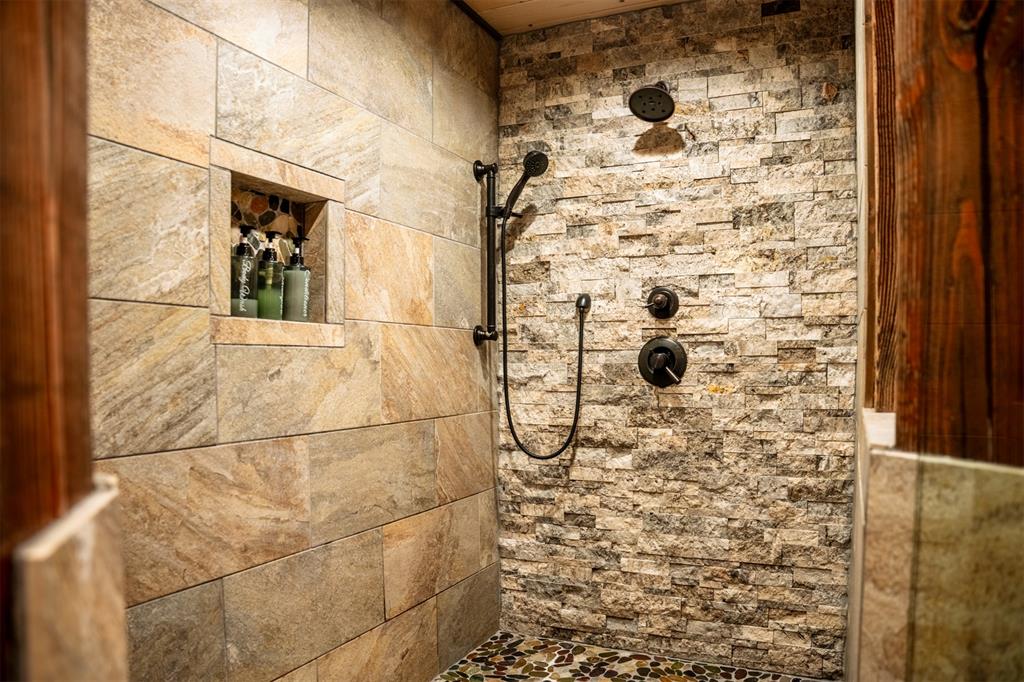 405 Red Berry Trail Property Photo 12