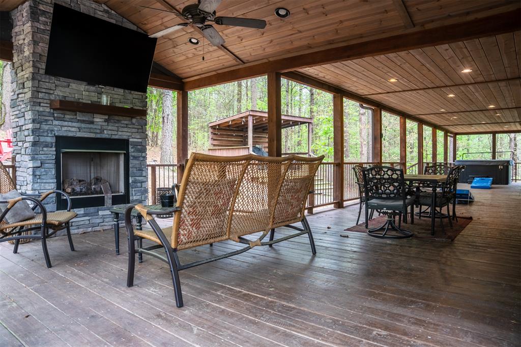 405 Red Berry Trail Property Photo 35