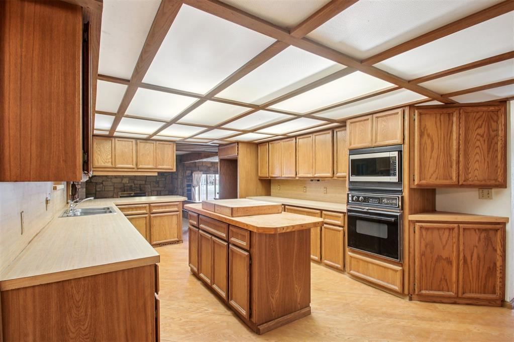 1501 S Avery Avenue Property Photo 9