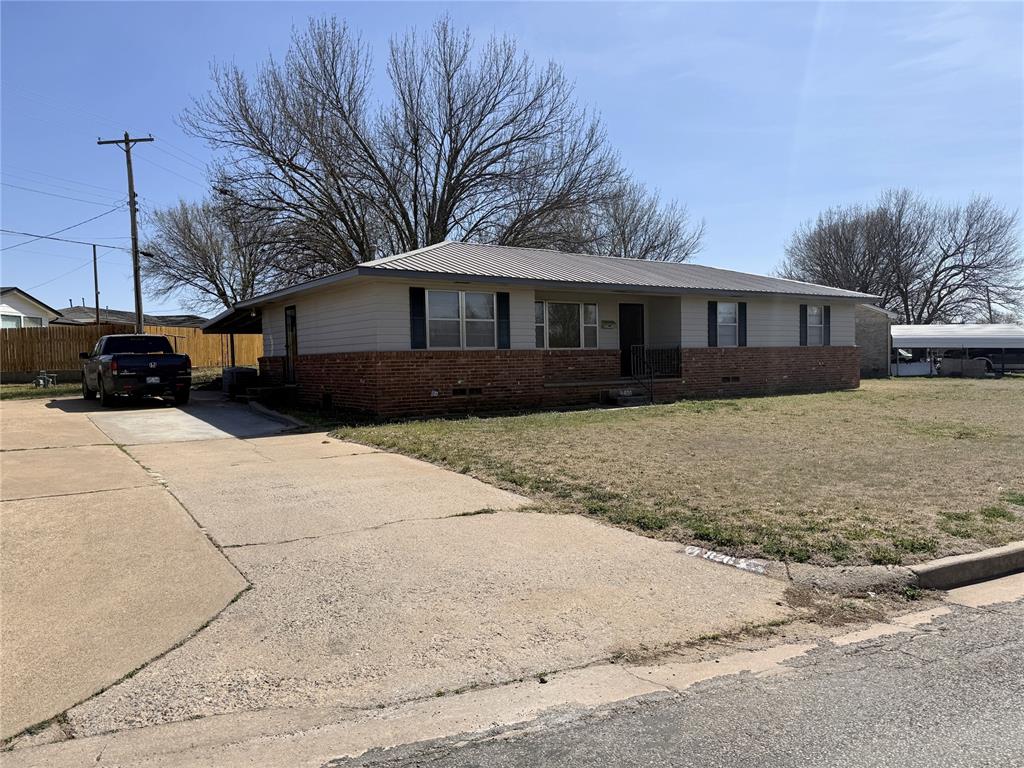 826 Hillcrest Drive Property Photo 1