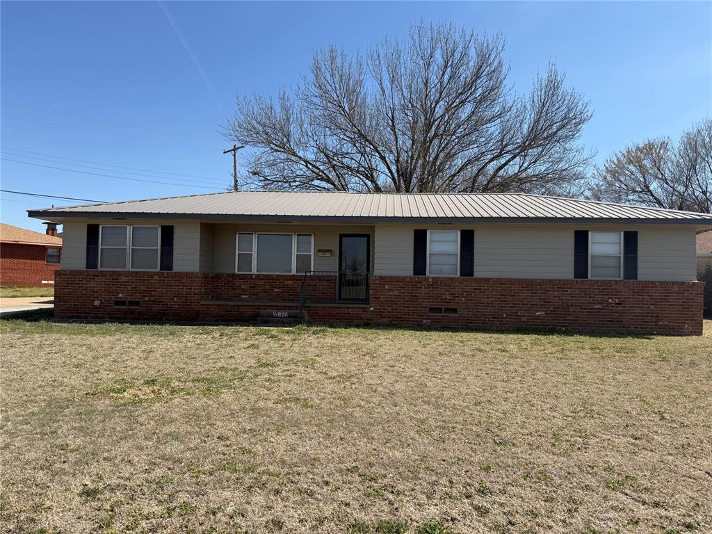 826 Hillcrest Drive Property Photo 3