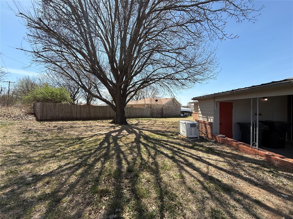 826 Hillcrest Drive Property Photo 4