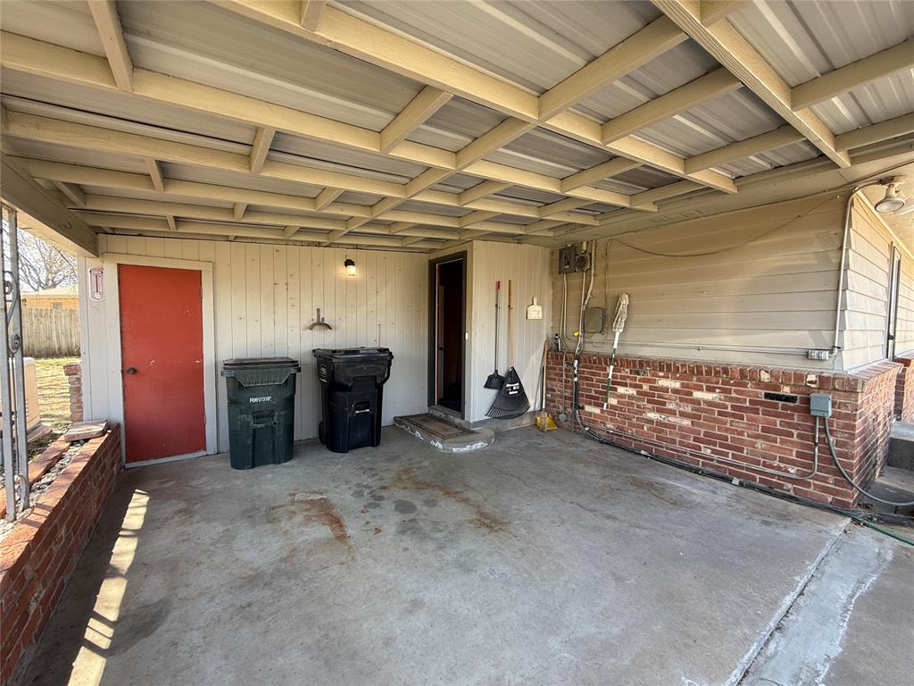826 Hillcrest Drive Property Photo 6
